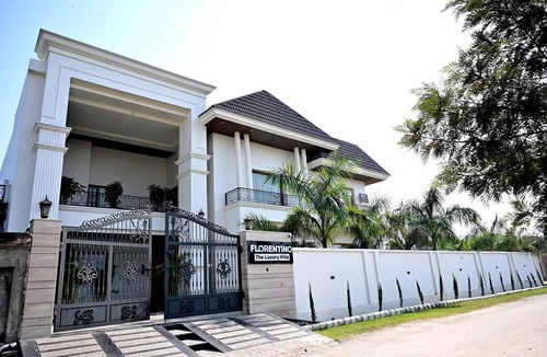 Amritsar Villa | Grand 6-Bedroom Luxury Villa – Where Elegance Meets Ultimate Comfort