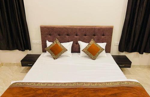 Varanasi Hotel | GRG Banaras Homestay Varanasi Near Shree Kaal Bhairav Temple 350m - Fully Air-Conditioned