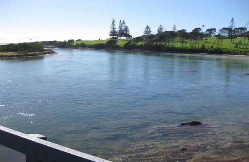 Dalmeny Apartment | Ground level studio in Dalmeny Shores