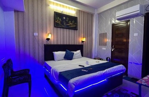 Varanasi Hotel | Gully Ghar