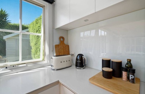 Hampton House | Hampton Haven: Spacious Family Retreat