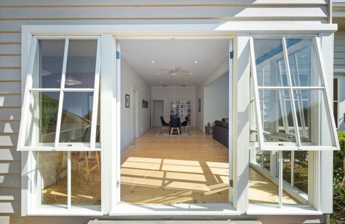 Hampton House | Hampton Haven: Spacious Family Retreat