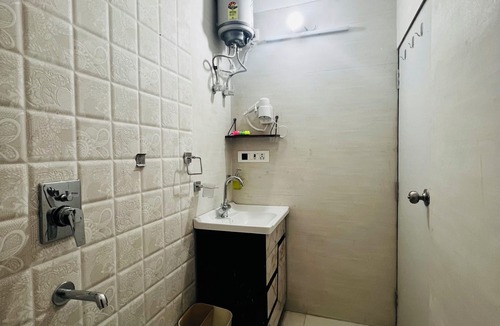 Sigra Bed & Breakfast | Hariaaksh stay is a luxurious yet affordable home stay.