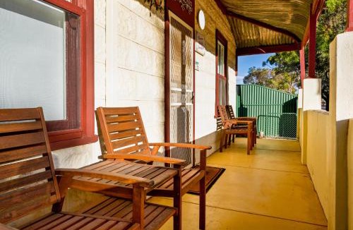 Wonoka House | Hawker Bed and Breakfast