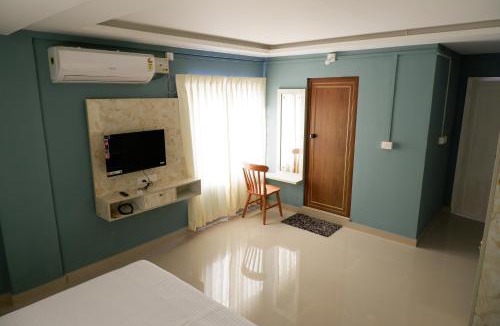 Mullakkal Hotel | Haya Residency