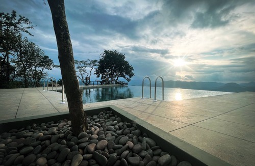 Devikolam Hotel | Haze and Kites Resort Munnar