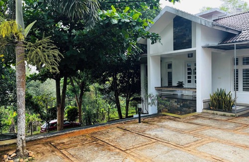 Kalpetta Villa | Hidden Serene 2BHK Villa Wayanad | Garden & Chembra Peak View