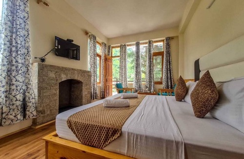 Manali Hotel | Highly rated and situated at beautiful location