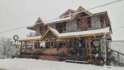 Manali House | Hikers & Bikers