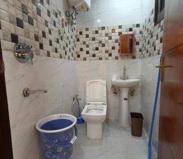 Indirapuram Apartment | Homlee Shakti 2 BHK lift parking Max Hospital