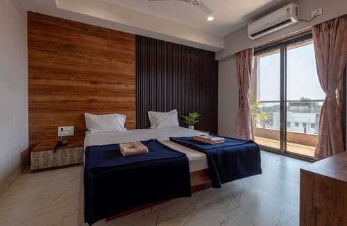 Devgad Hotel | Hotel Aaradhya Crown