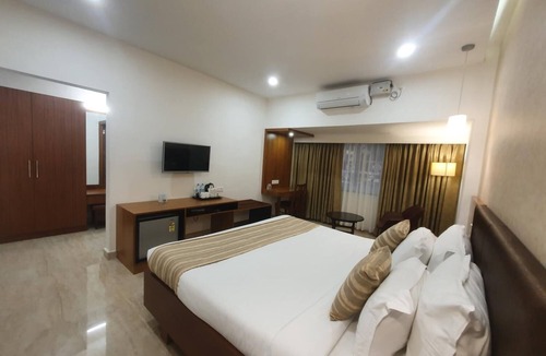 Onamthuruth Hotel | Hotel Aida