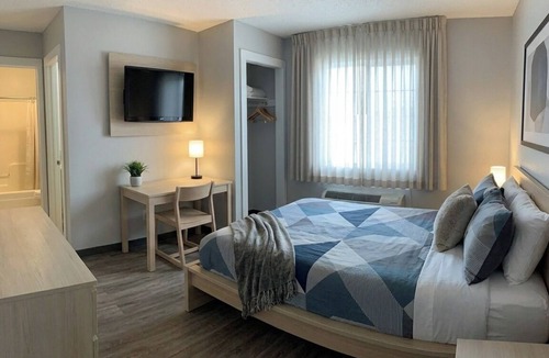 Mahipalpur Extension Hotel | Hotel Atlantiis Suites by Signature Stays