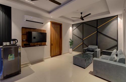 Sushant Lok Hotel | Hotel Aura Homes 1 BHK Near Golf Course Road Gurgaon