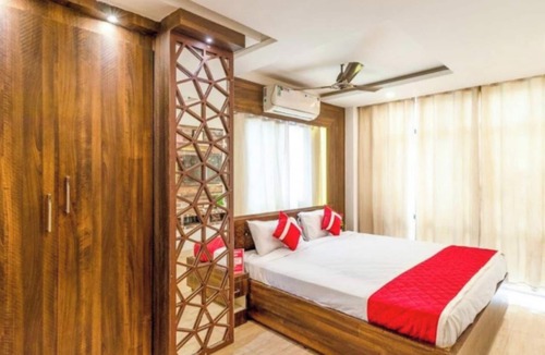 Shanthala Nagar Hotel | Hotel Aura Residency