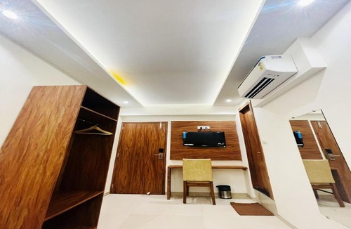 Andheri Hotel | HOTEL BLACK BURN