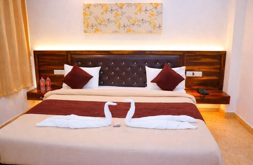 Agra Hotel | Hotel Brasil 3★ Stay Near Taj Mahal - FREE Local Guide - Exclusive at This Price
