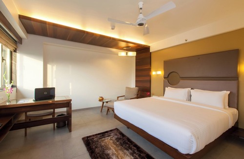 Navarangpura Gam Hotel | Hotel Cosmopolitan Ahmedabad