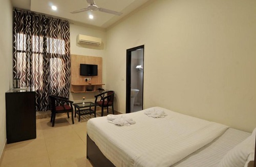 Zirakpur Hotel | Hotel Eva