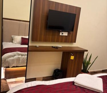 Tenali Hotel | Hotel Gokulam Grand