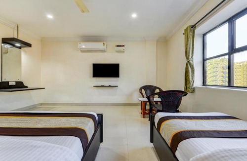 Pallavaram Hotel | HOTEL GRAND PARK - NEAR AlRPORT
