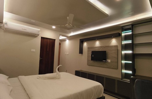 Ballygunge Hotel | Hotel High Rise