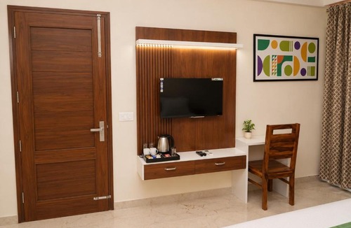 Manimajra House | Hotel IT Park Home Stay Near DLF City Centre Mall