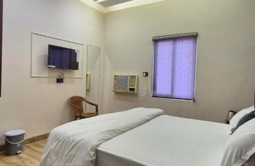Varanasi Nagar Nigam Hotel | Hotel MRK VILLA