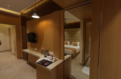 Palani Hotel | Hotel Nakshathra - A Royal Stay