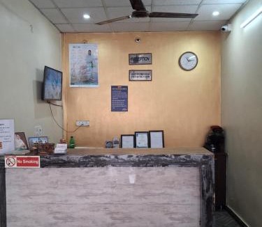 Rishikesh Hotel | hotel narayan inn UNIT OF JETHURI HOTEL