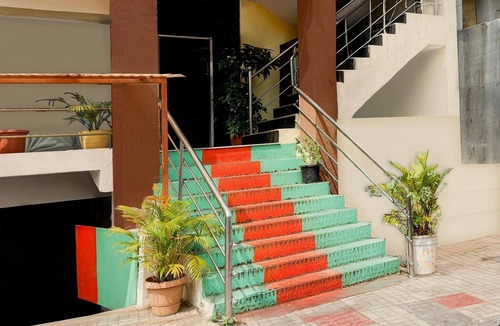 Benz Circle House | Hotel O Benz Circle Crossway Vijayawada