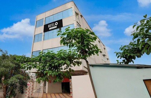 Vijayawada House | Hotel O Benz Circle Vijayawada