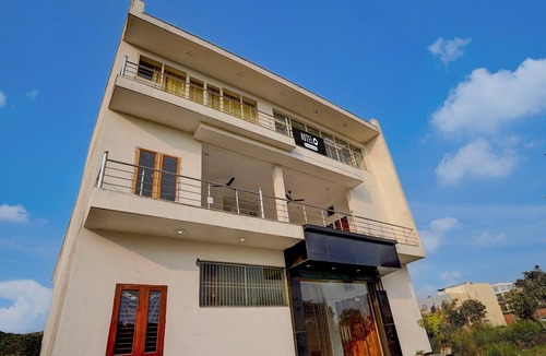 Meerut House | Hotel O Chhatrapati Shivaji Hospital