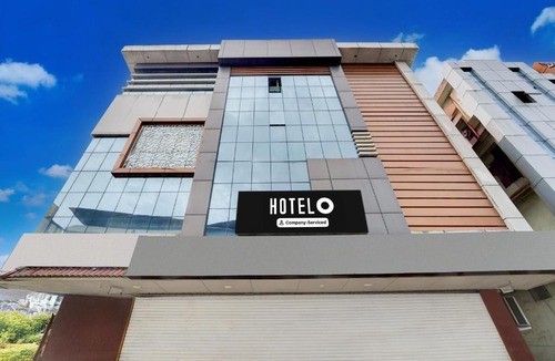 Kulanada Hotel | Hotel O Pathanamthitta Near Mahatma Gandhi Statue