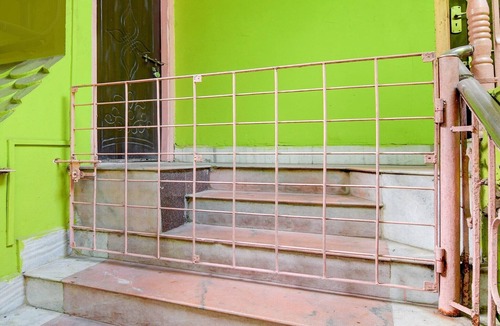 Kolkata House | Hotel O Shakuntala Park Bus Terminus
