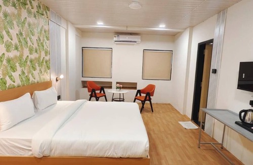 Surat Hotel | HOTEL OASIS SURAT PVT. LTD.