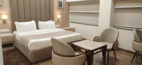 Sector 5 Hotel | Hotel Pallavi Grand
