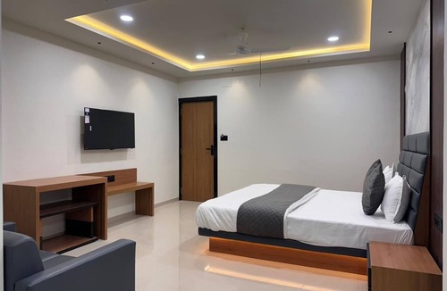 Anand Hotel | Hotel Peacock
