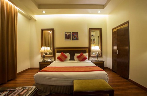 Pashim Vihar Hotel | Hotel Picasso near Peera Garhi Paschim Vihar New Delhi