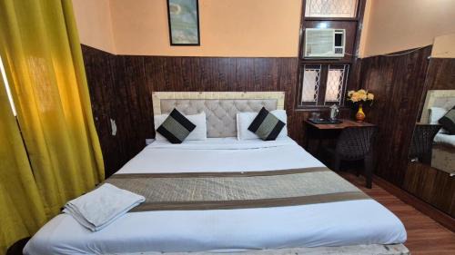 Mayapuri Hotel | Hotel Prince Residency Near Mayapuri Metro