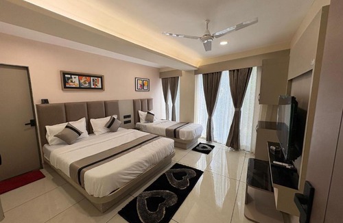 Shahibaug Hotel | Hotel Prominent Town