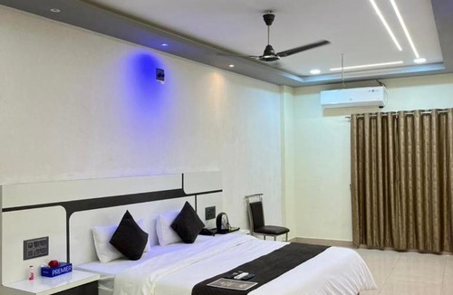 Rajula Hotel | Hotel Radhekrishna