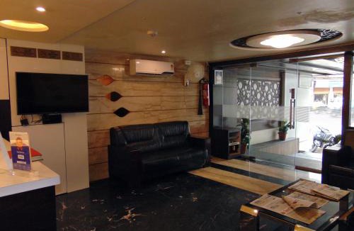 Surat Hotel | HOTEL REST INN