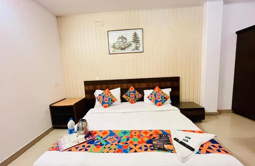 Kalkaji Hotel | Hotel Rise Villa