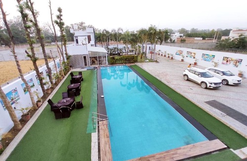 Ludhiana Hotel | HOTEL ROYAL CROWNE - Resort, Swimming Pool, Banquet Hall, Premium Rooms