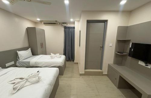 Royapettah Hotel | HOTEL ROYAL KING Near Express Avenue Mall, EA Chambers, Australian Consulate,