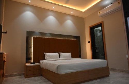 Chandauli Hotel | Hotel RS Grand