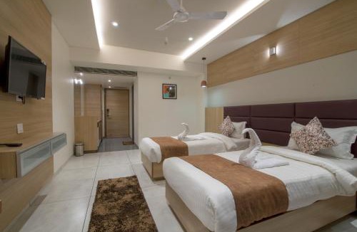 Ahmedabad Hotel | HOTEL SILVERA GRAND