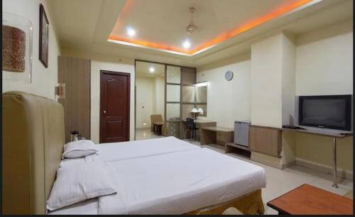 Kukatpally Housing Board Colony Hotel | Hotel Sitara Grand, KPHB