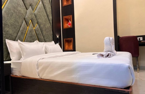 Vile Parle Hotel | Hotel Sky Suites-Sahar Cargo